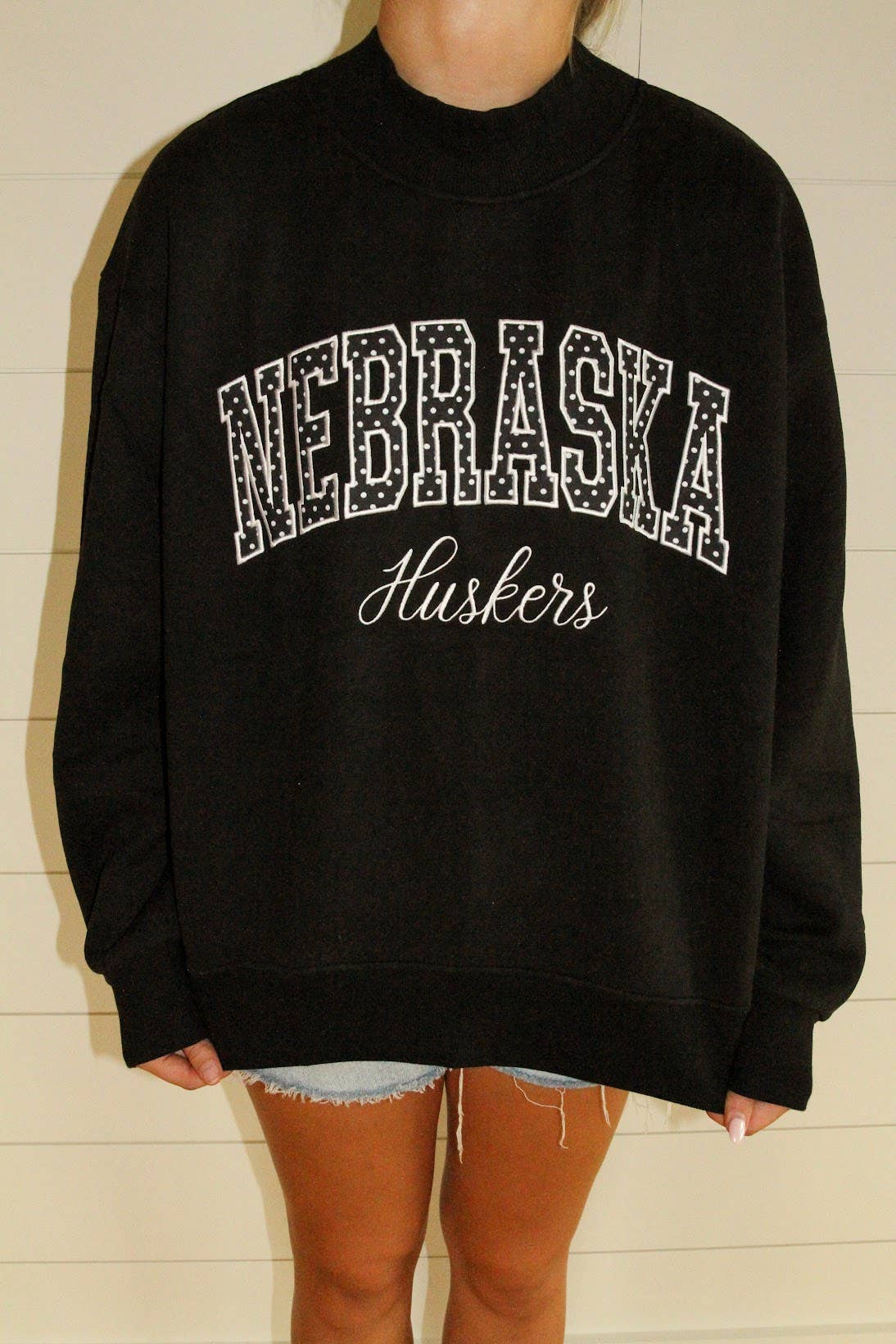 S/M-WHITE POLKA DOT NEBRASKA CURSIVE HUSKERS BLACK MOCKNECK